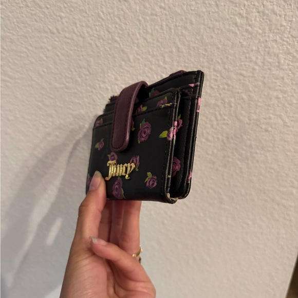 Juicy Couture Black Floral Card Wallet with Plum Strap and Gold Logo - Picture 3 of 5